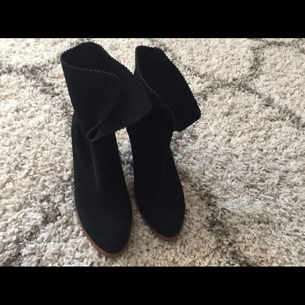 NEW UGG Thames Black Suede Ankle Heel Boots